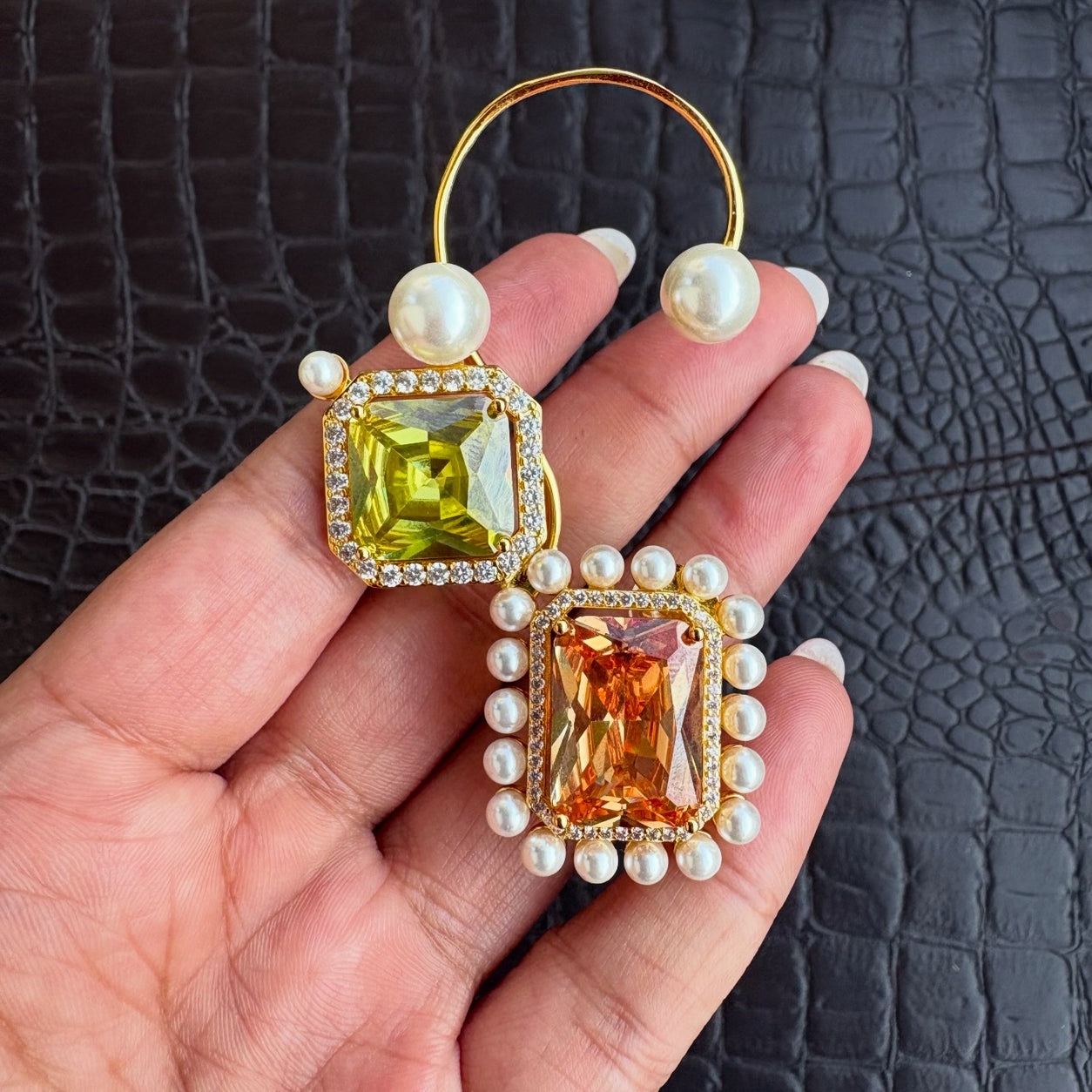 Amour Ear Cuff